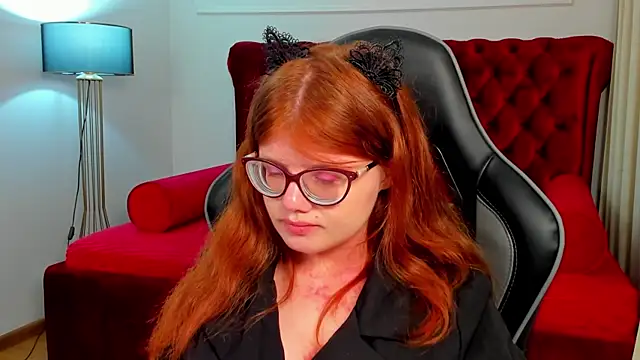 ChloeHalses – Naživo XXX chat