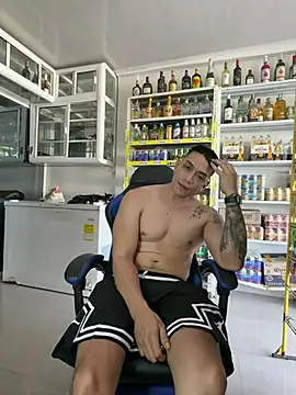 Chatroom XXX en direct de OliverWest04