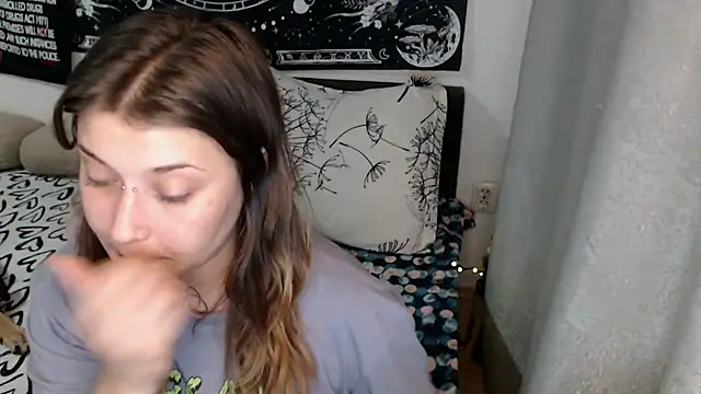 AlienforTwentyn Live XXX chat