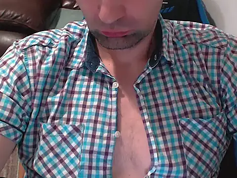 Czat XXX na żywo – Leo_1617
