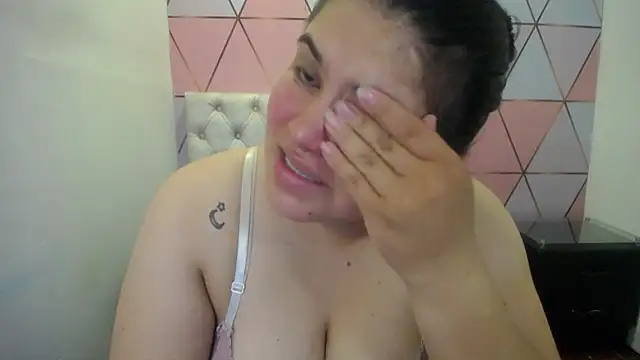 Chat +18 de Marinasexxx ao vivo