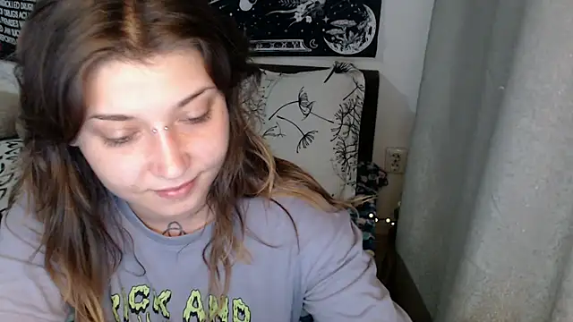 AlienforTwenty's Live XXX Chat