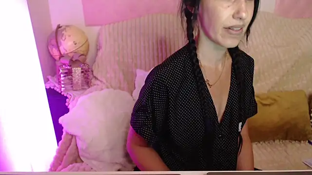 -Lou_n Live XXX chat