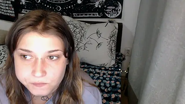 AlienforTwenty Chat XXX live