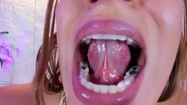 naughty_flower18's Live XXX Chat