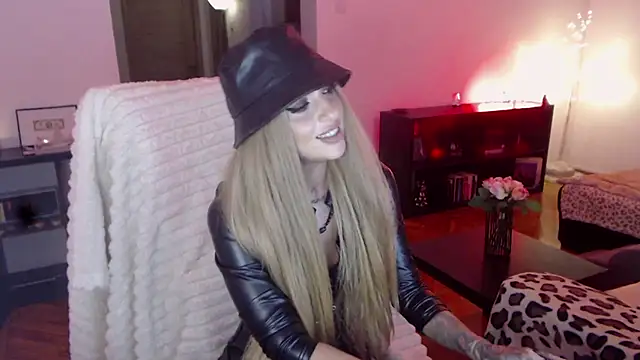 missJen111 élő XXX-chatje