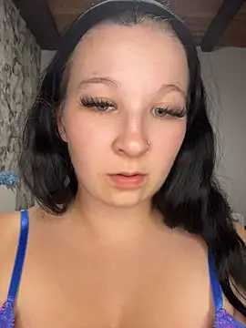 LittleChaosQueen Chat XXX in diretta