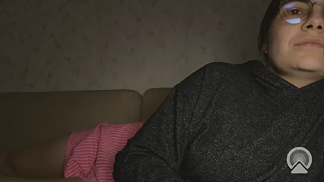 Feloraa Live XXX-chat