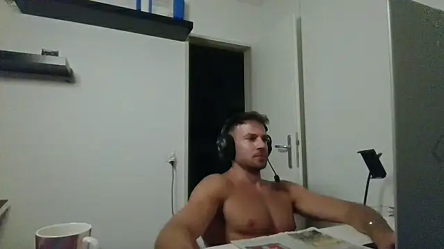 alpha-hunk live XXX chat
