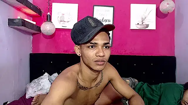 black_twinks 即時 XXX 聊天