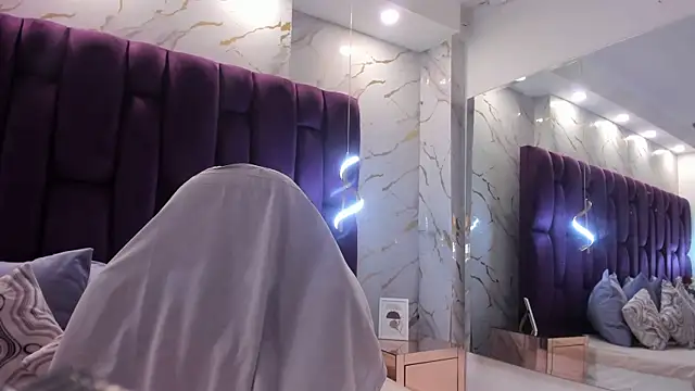 Онлайн чат XXX emma_castilloo