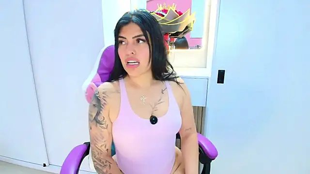 NaomiAmazing01's Live XXX Chat