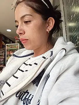 Chatroom XXX en direct de Nathaly_12