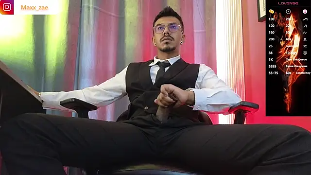 Chat +18 de Latinmoster_boss ao vivo