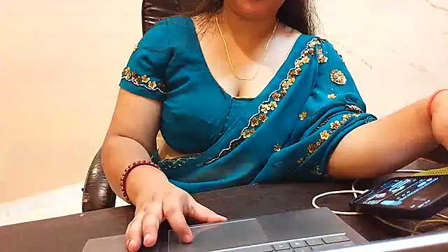 Chat +18 de PUCHEJAAN ao vivo