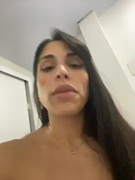 sweetwanda Chat XXX in diretta