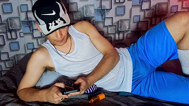 Chatroom XXX en direct de LoganSteel_