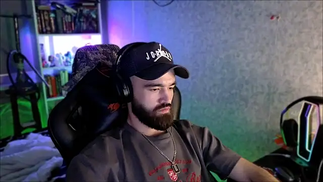 XXX chat uživo modela _Serious_Man