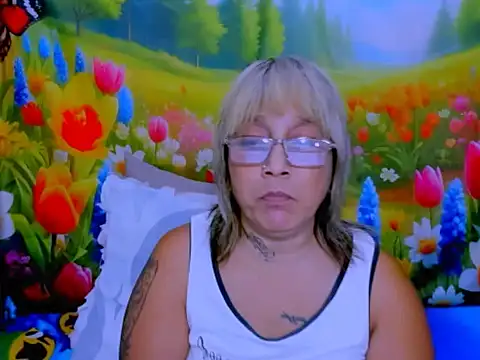 indianroxy XXX чат на живо