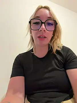 צ'אט XXX בשידור חי של Giuliana_baby