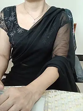 Chanchal--Navya Adlı Modelin Canlı XXX Sohbeti