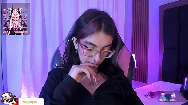 Molly_A's Live XXX Chat