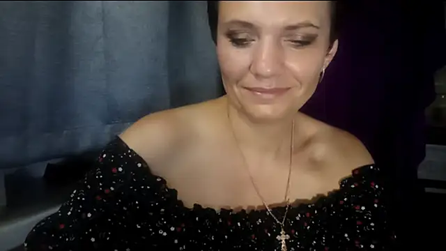 צ'אט XXX בשידור חי של HotMamaQueen234
