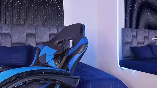 XXX chat uživo modela Alexxus_Smith