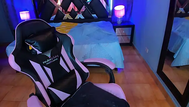 Linda4Petite Live XXX-chat