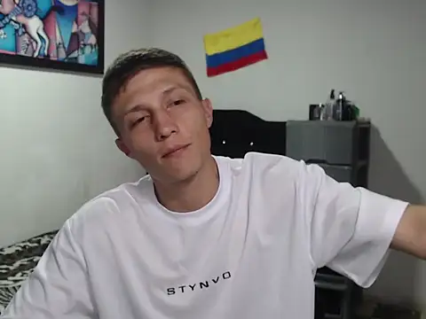 Stiiveen777 라이브 XXX 채팅