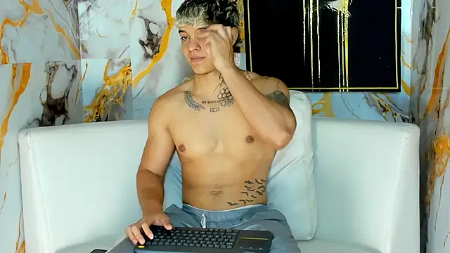Noah__Browmn Webbikameraesitys