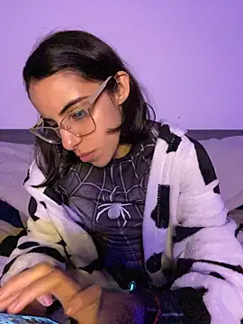 Poison_Ivy_29 Chat XXX in diretta
