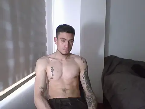 Alejandro00747 Show in webcam