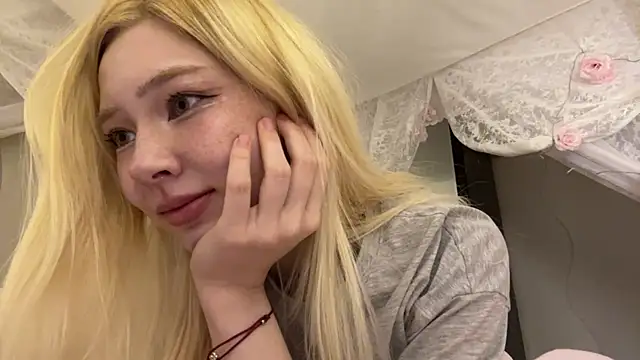 LinaFloww – Live XXX-chat