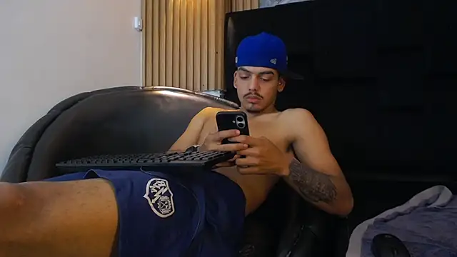 Chat +18 de Bastian_Fox_ ao vivo