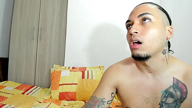 UR_LATIN_BUSHY_GUYSn Live XXX chat