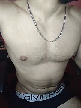 Chatroom XXX en direct de roxiii_
