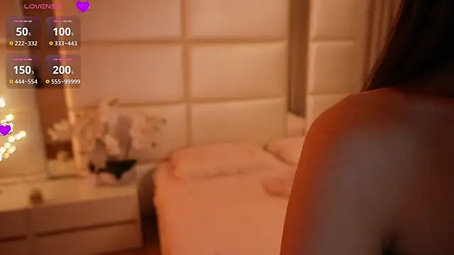 Lilly_Colins 现场XXX聊天