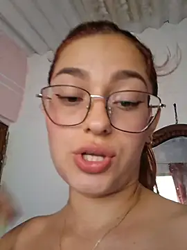 Ary-18 Chat XXX live