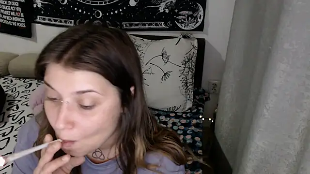 AlienforTwenty Chat XXX live