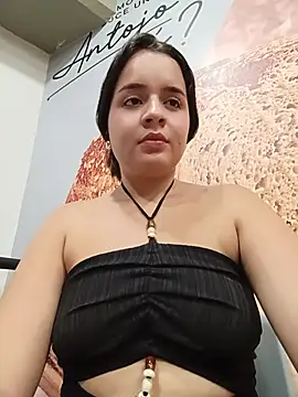 Julieth_hot-69's Live XXX Chat