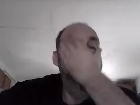 הופעת וובקאם של crazyheratic8
