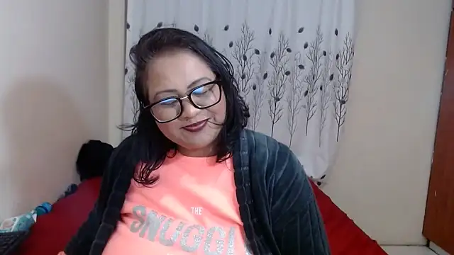 indianass38dd's Live XXX Chat