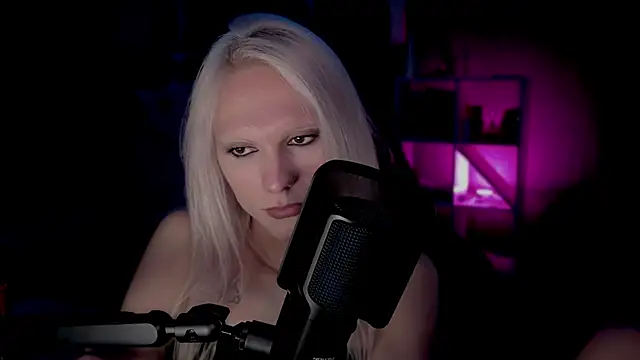 sindLy XXX чат на живо