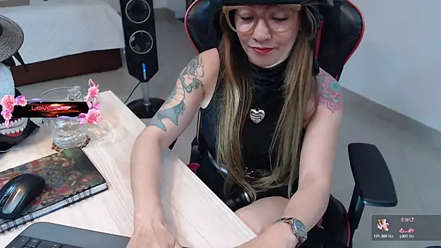 pink-2022's Live XXX Chat