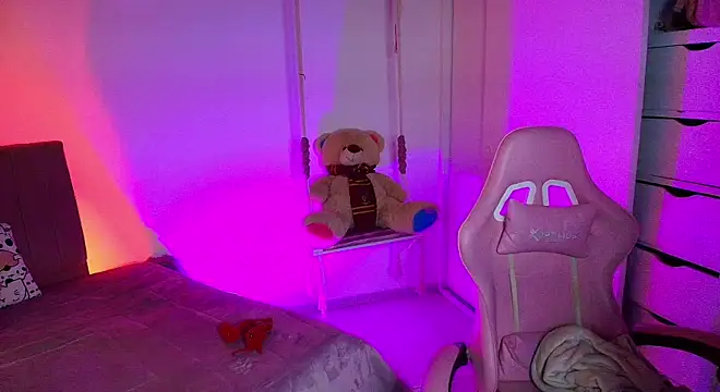 צ'אט XXX בשידור חי של uchiiky_doll
