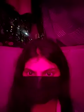 Chat +18 de Leila_Crazy ao vivo