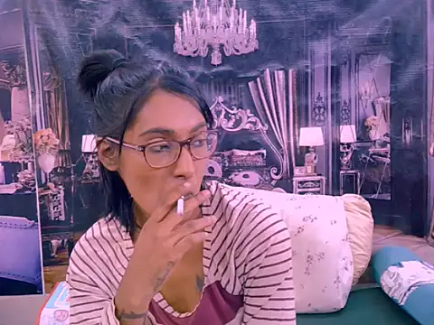 IndianRebel4u2Luv Adlı Modelin Canlı XXX Sohbeti