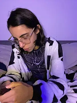 Poison_Ivy_29 – Live XXX-chat