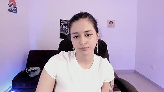 lizzy-c-e-e Adlı Modelin Canlı XXX Sohbeti